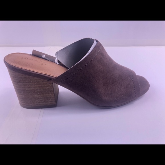 Woman shoes size 8w 7 w 1/2 new money back - Picture 3 of 5